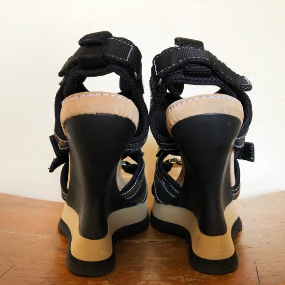 DKNY Size 9 Buckle Camo Wedges - Picture 4 of 7
